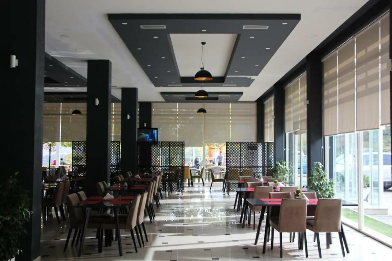 Hotel Auto Grill Roberti Tepelene